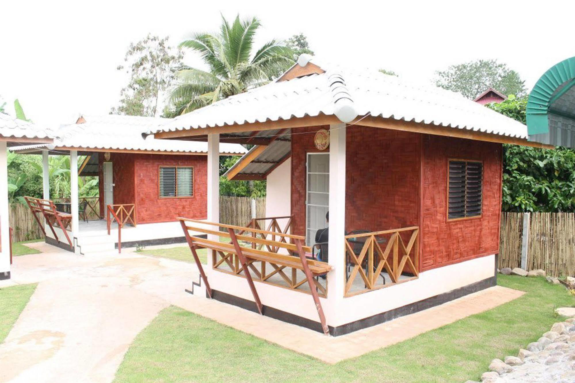 Sarm Mork Guest House Mae Hong Son Exteriör bild